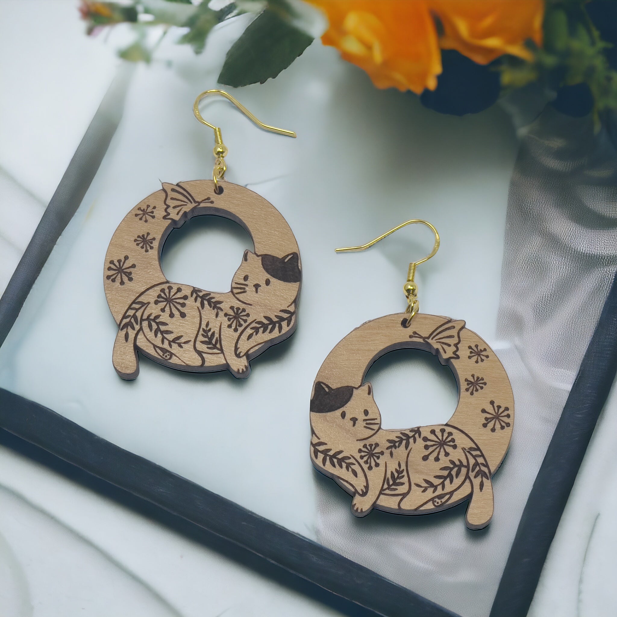 284B0A5A-7E7E-4B8C-9AF0-1DEED2C9C9E1 Floral Cat Circle Wood Earrings – Whimsical Nature-Inspired Feline Jewelry - Image 2