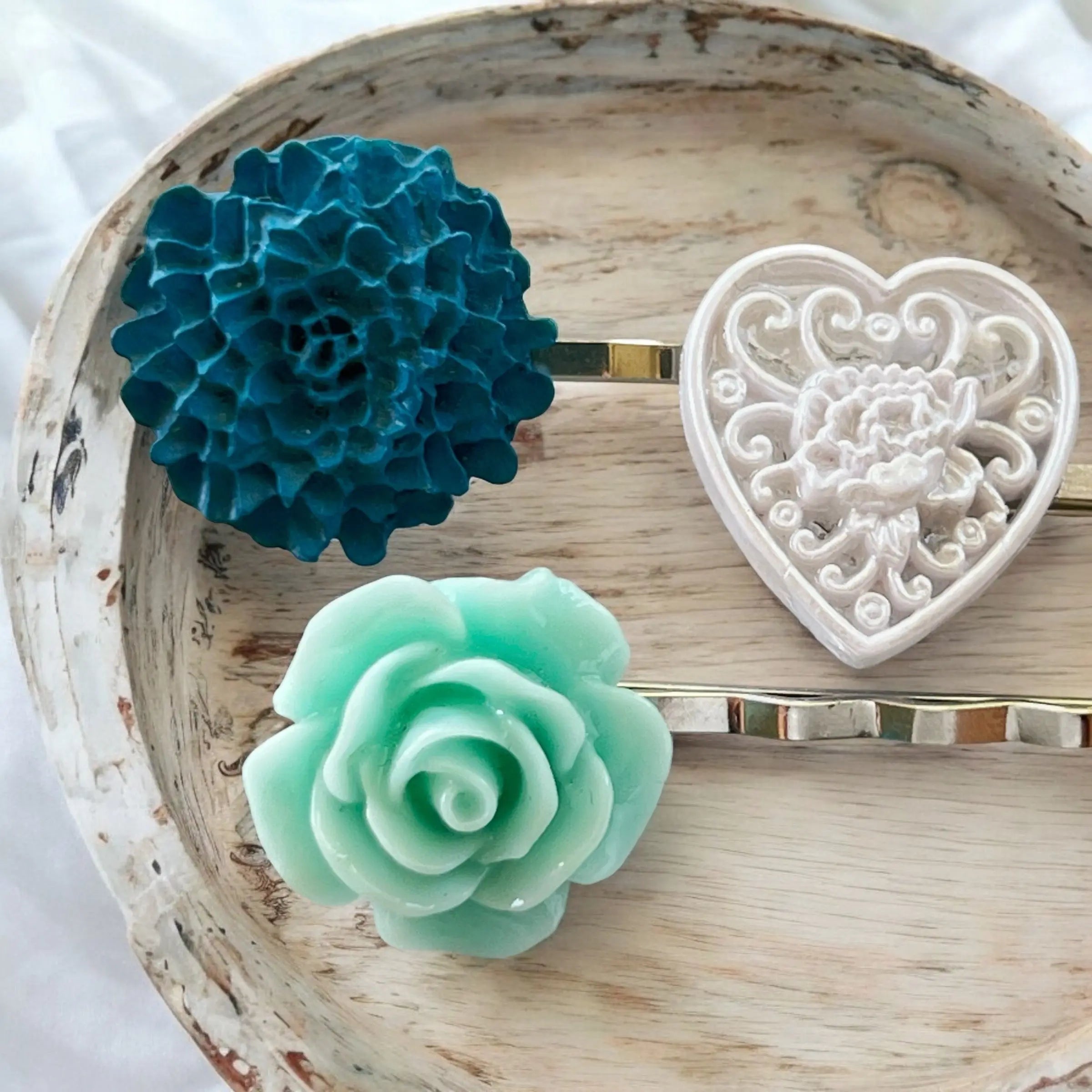 73BBAC7F-DC2F-4102-870F-0ACDBA5CAAEF Blue Mint & White Floral Hair Pins Set of 5 – Silver Bobby Pins - Image 5