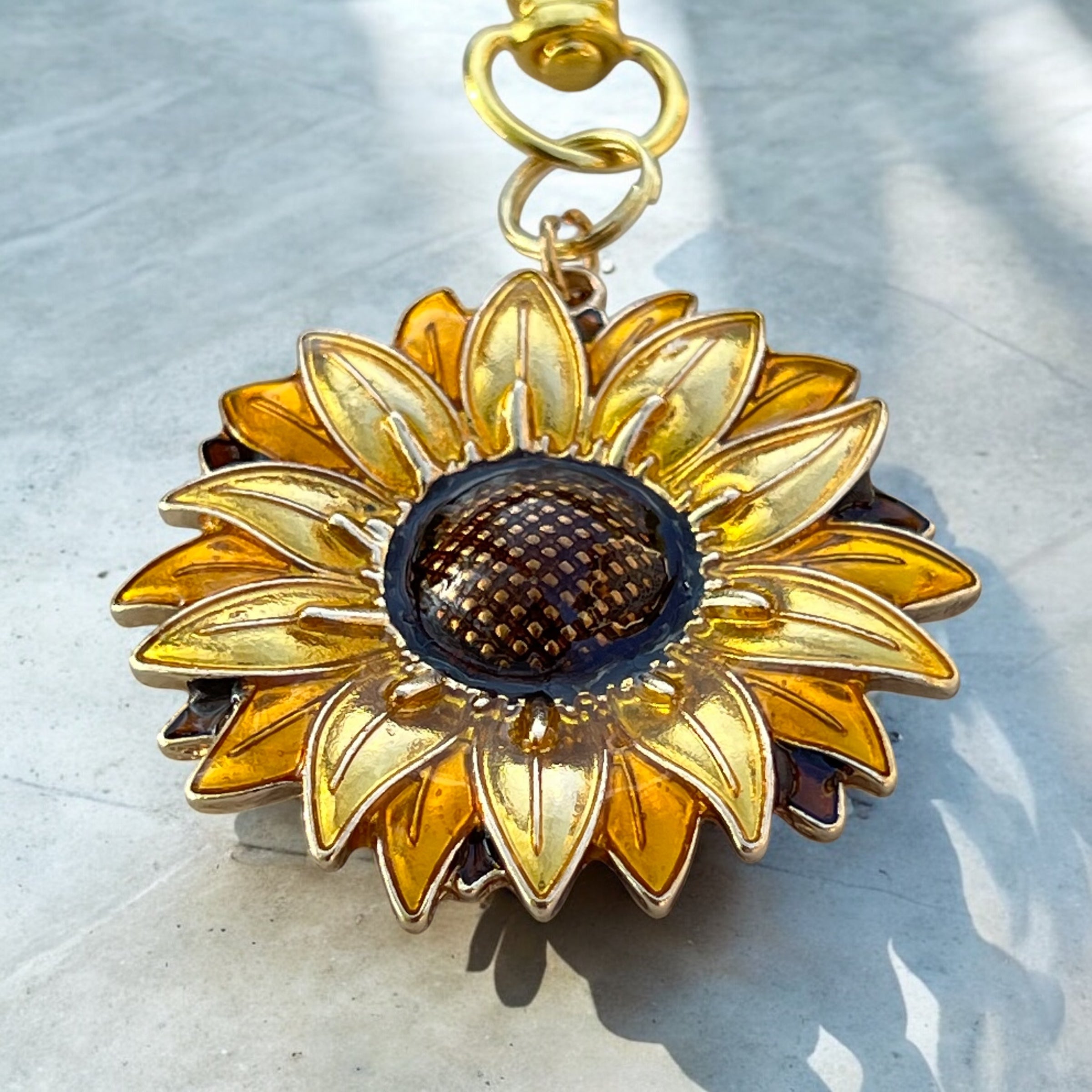 gold-sunflower-keychain-boho-style Sunflower Purse Charm – Gold Boho Bag Accessory - Image 9