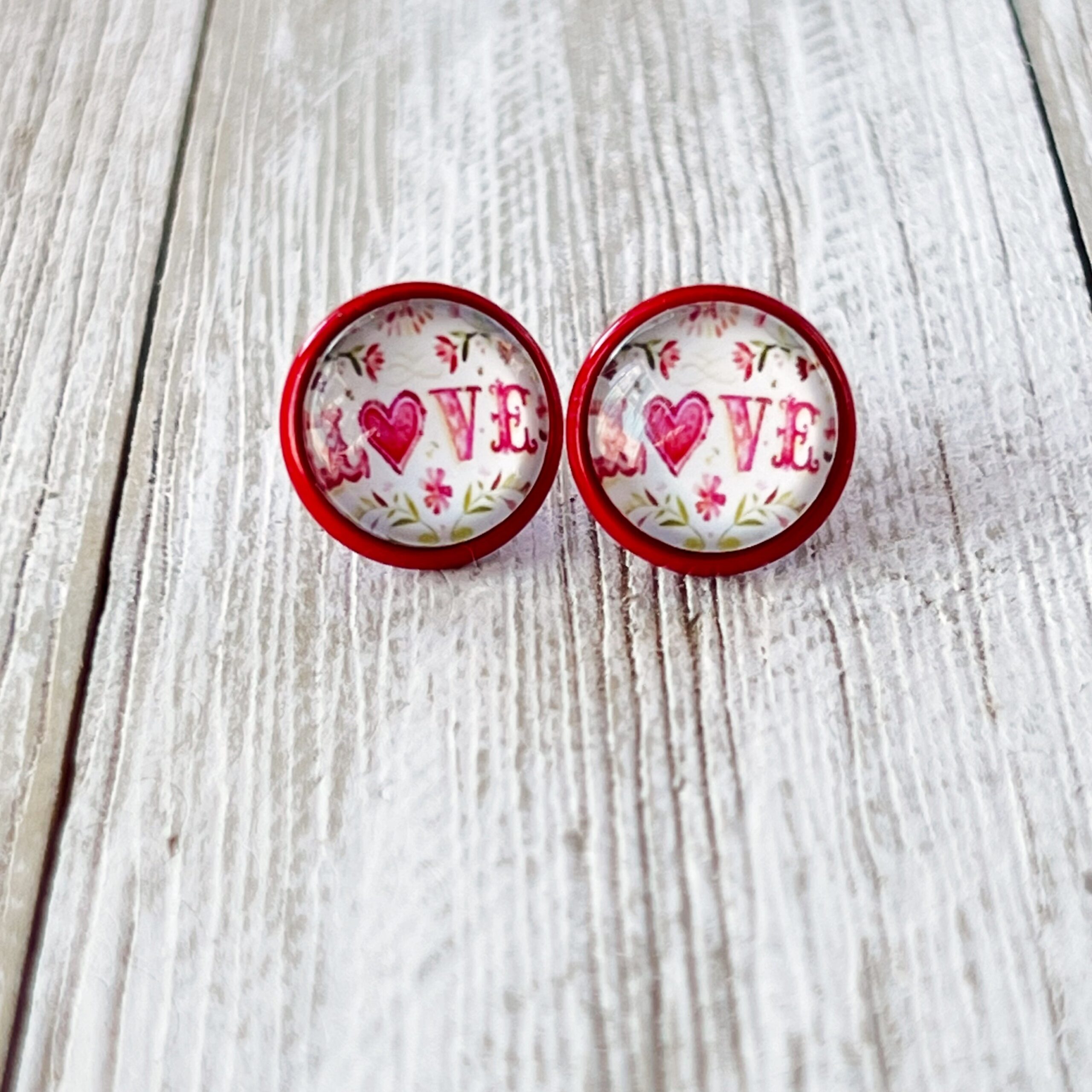 image_3297dfac-0eaf-49c1-8115-72035f993e28 Pink Floral & Heart Red Stud Earrings: Expressive Accents with the Word 'Love’ - Image 6