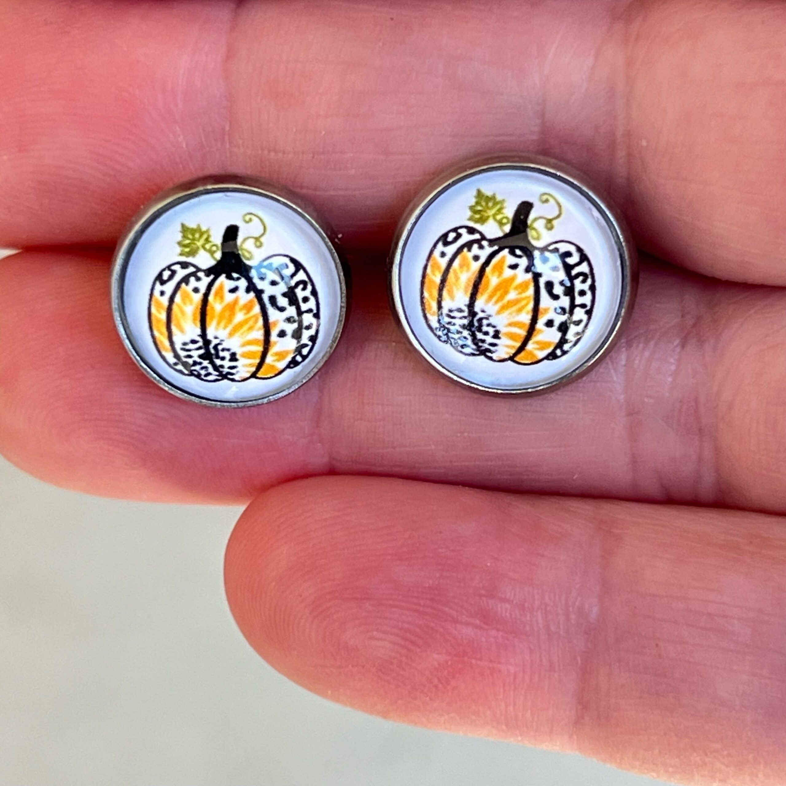 image_6a032bc4-874d-4307-8856-33737b8b526d Leopard Pumpkin Sunflower Stud Earrings – Fall Animal Print Jewelry - Image 6